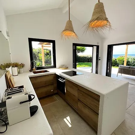 Villa Luxury Front & Private Garden