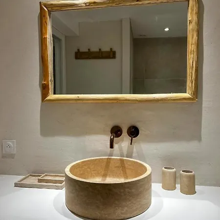 Luxury Front & Private Garden