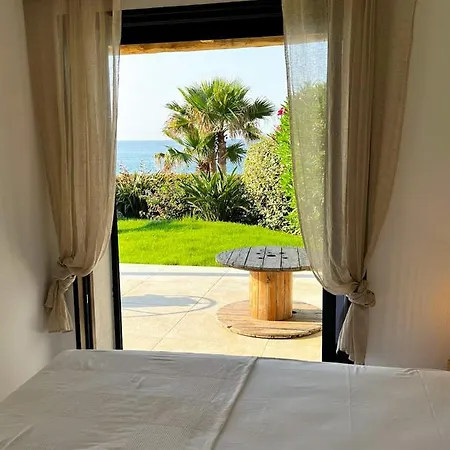 Luxury Front & Private Garden Villa