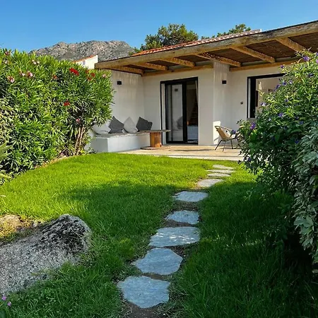 Luxury Front & Private Garden Villa *