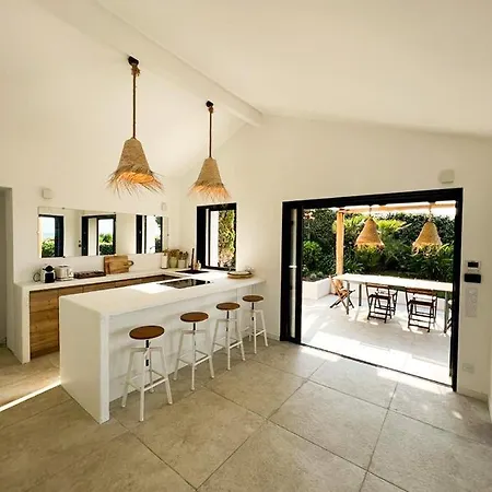 Luxury Front & Private Garden Lumio (Corsica)