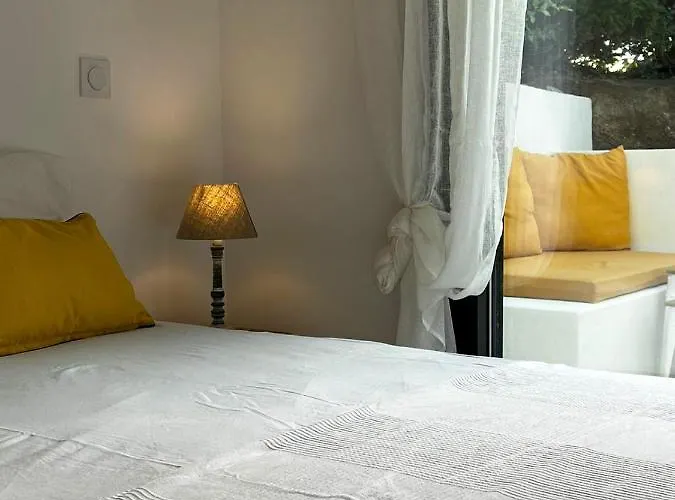 Villa Luxury Front & Private Garden