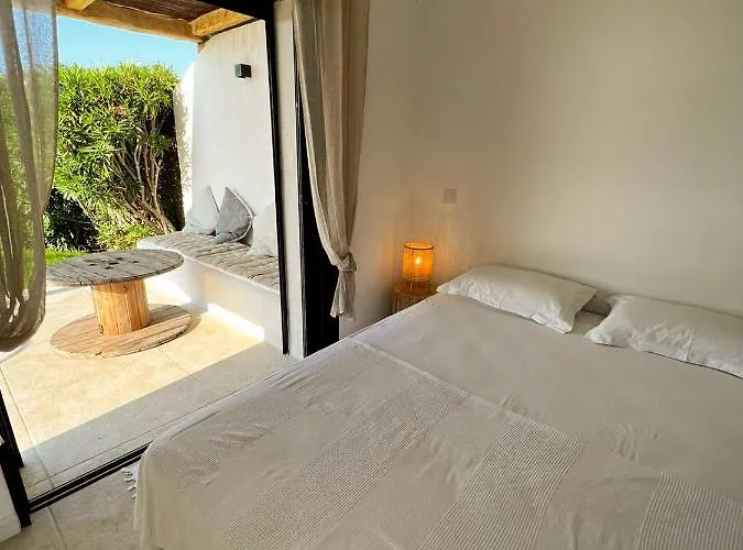 Luxury Front & Private Garden * Lumio (Corsica)