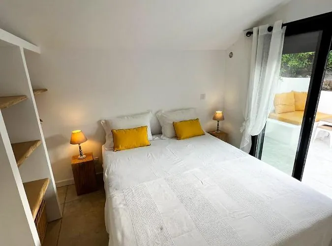 Luxury Front & Private Garden Villa *