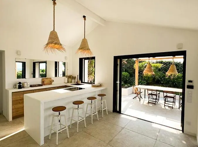 Luxury Front & Private Garden Lumio (Corsica)