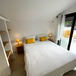 Luxury Front & Private Garden Villa *