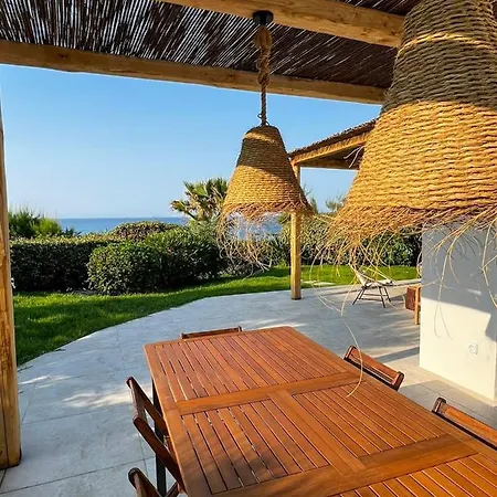 Luxury Front & Private Garden Villa *