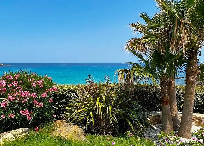 Luxury Front & Private Garden