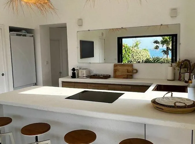 וילה Luxury Front & Private Garden *